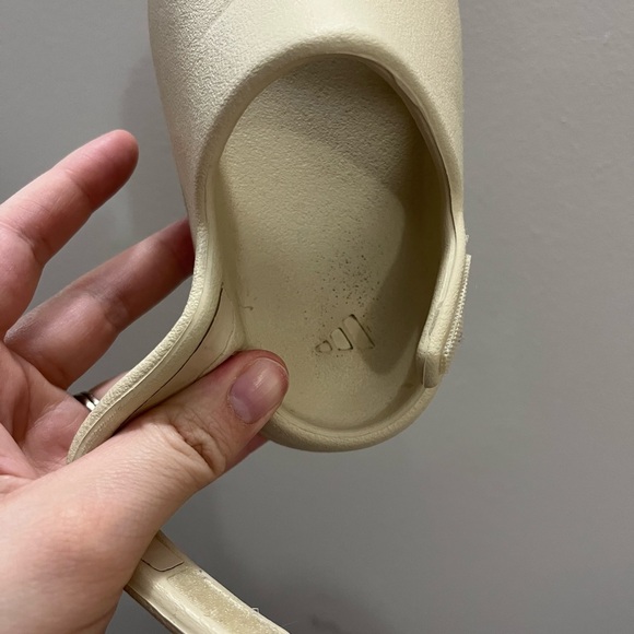 Adidas Bone Yeezy Slides - Picture 5 of 5